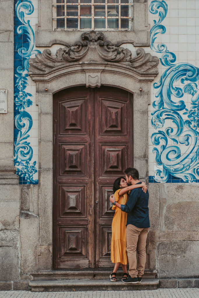 Porto photographer, couple photoshoot porto, vacation photoshoot porto, portugal photographer