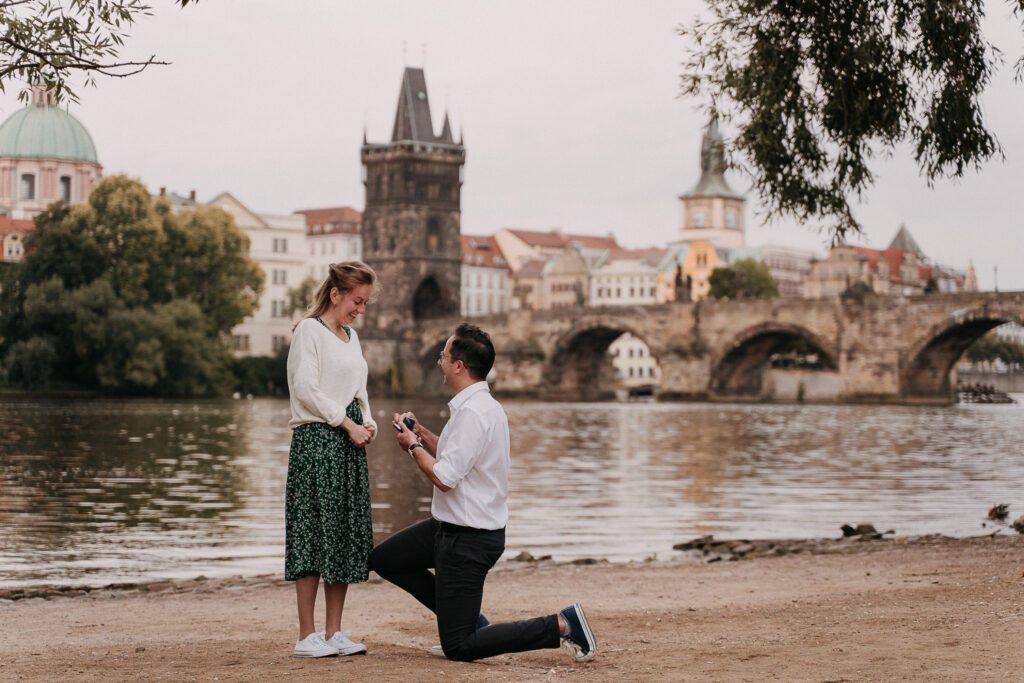 Suprise proposal photoshoot, engagement photoshoot prague, prague photographer, photographer in prague, vacation photoshoot