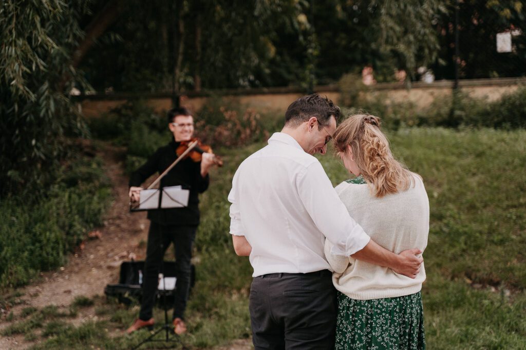 Suprise proposal photoshoot, engagement photoshoot prague, prague photographer, photographer in prague, vacation photoshoot