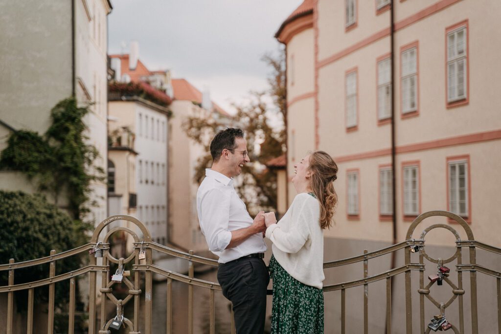 Suprise proposal photoshoot, engagement photoshoot prague, prague photographer, photographer in prague, vacation photoshoot