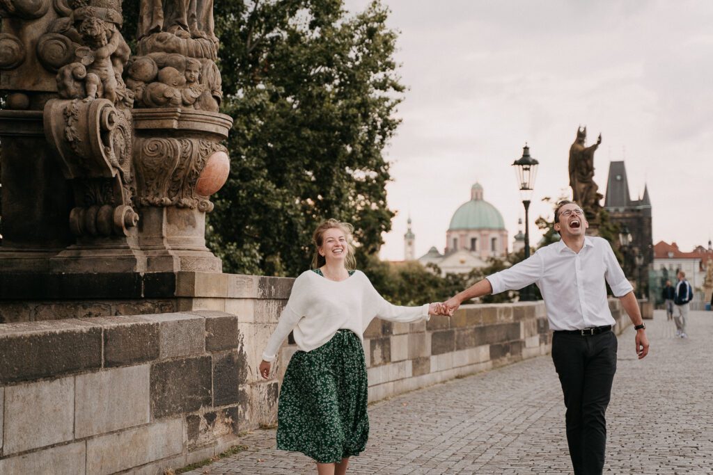 Suprise proposal photoshoot, engagement photoshoot prague, prague photographer, photographer in prague, vacation photoshoot