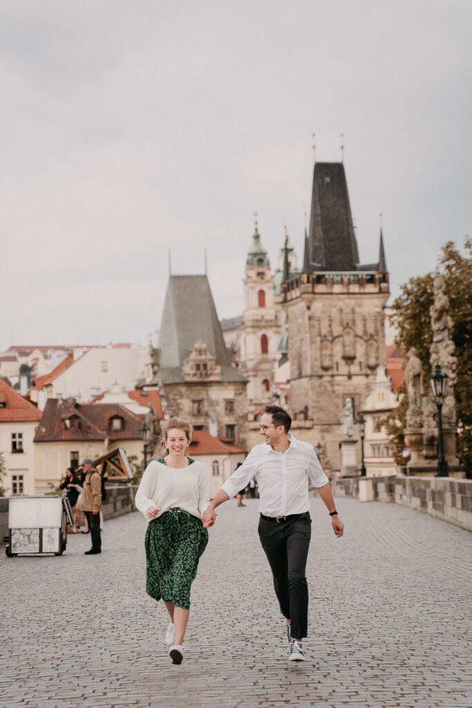 Suprise proposal photoshoot, engagement photoshoot prague, prague photographer, photographer in prague, vacation photoshoot