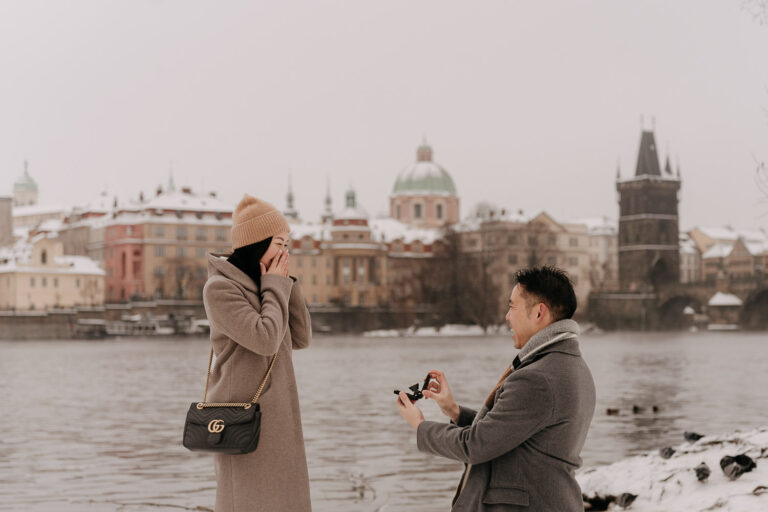 Karina & Alan – Surprise engagement in Prague