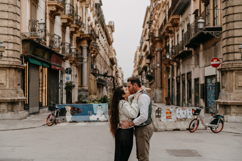 Couple photoshoot in Palermo, Palermo photographer, elopement sicily, elopement in palermo, engagement photoshoot sicily, sicily photographer, wedding photographer sicily