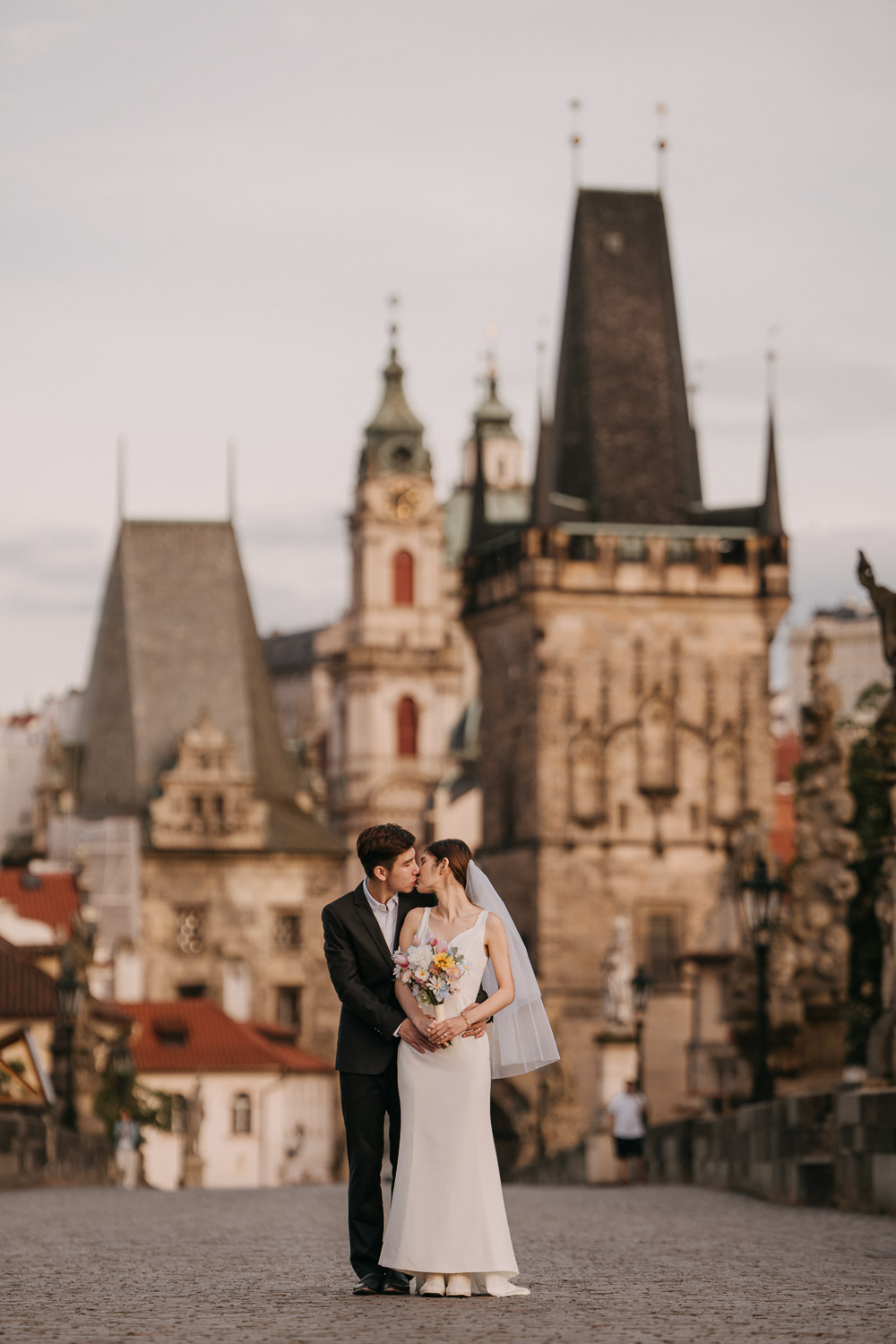 Prewedding photosession in Prague, prague wedding photographer, engagement photographer, couple photoshoot, elopement in Prague, creative wedding portrait, charles bridge