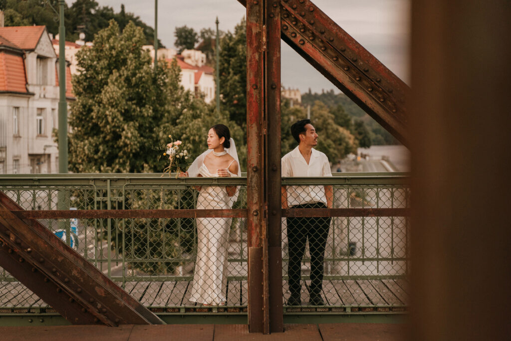 Honeymoon photoshoot, prewedding photoshoot, Avvagraphy, couple photosession prague, photographe rin prague