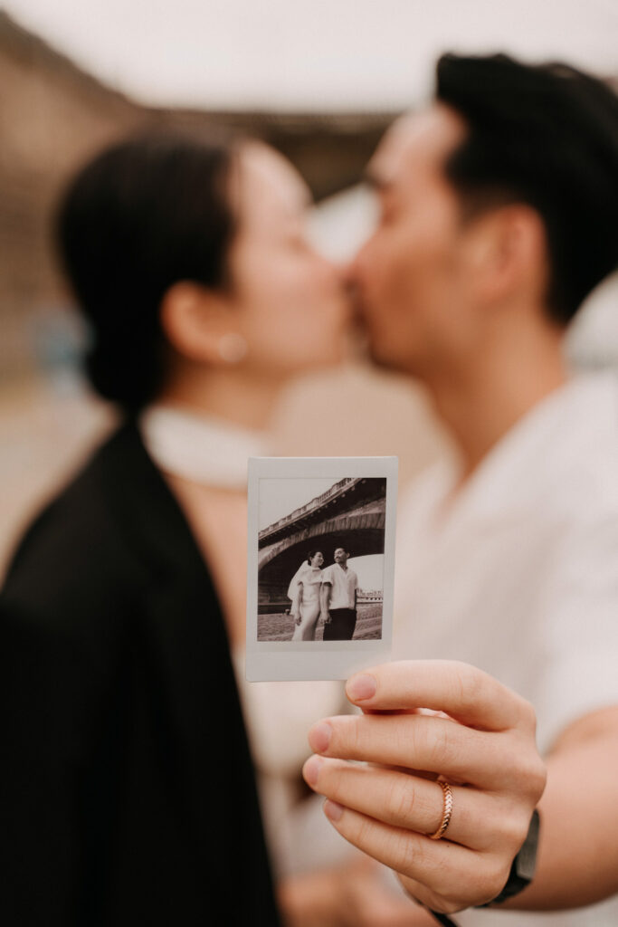 Honeymoon photoshoot, prewedding photoshoot, Avvagraphy, couple photosession prague, photographe rin prague