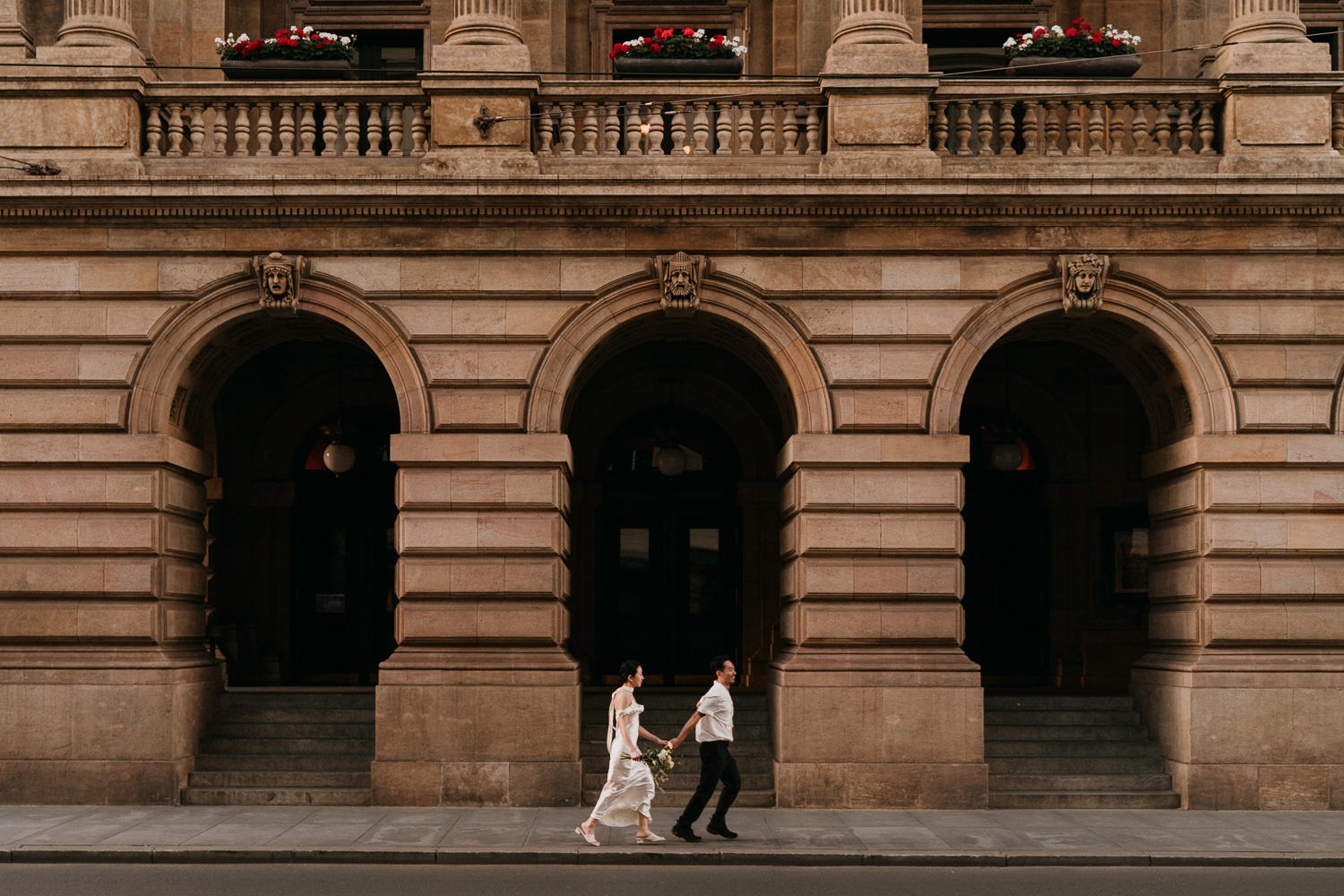 Honeymoon photoshoot, prewedding photoshoot, Avvagraphy, couple photosession prague, photographe rin prague