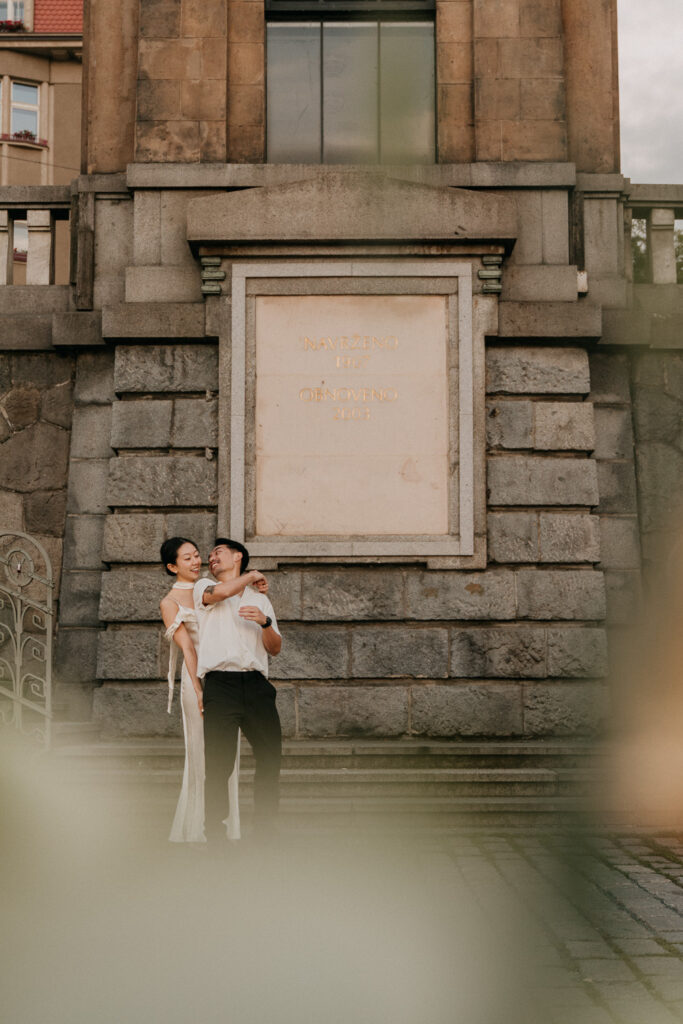 Honeymoon photoshoot, prewedding photoshoot, Avvagraphy, couple photosession prague, photographe rin prague