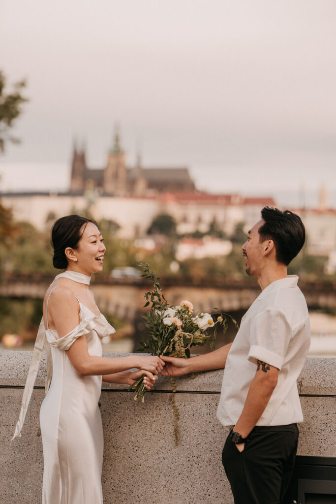 Honeymoon photoshoot, prewedding photoshoot, Avvagraphy, couple photosession prague, photographe rin prague