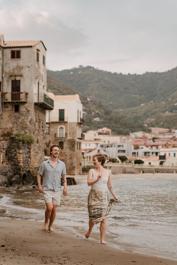 cefalu couple photoshoot, prewedding photographer sicily, honeymoon photographer sicily, engagement photoshoot sicily, beach couple photo ideas
