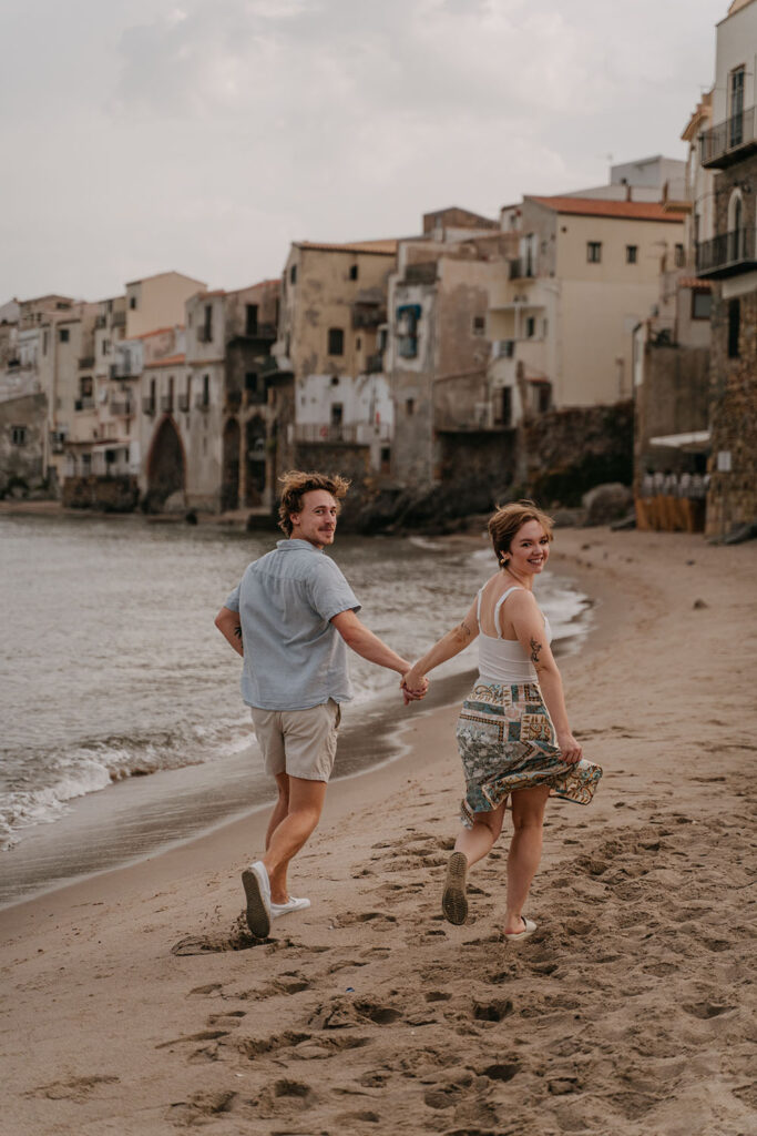 cefalu couple photoshoot, prewedding photographer sicily, honeymoon photographer sicily, engagement photoshoot sicily, beach couple photo ideas