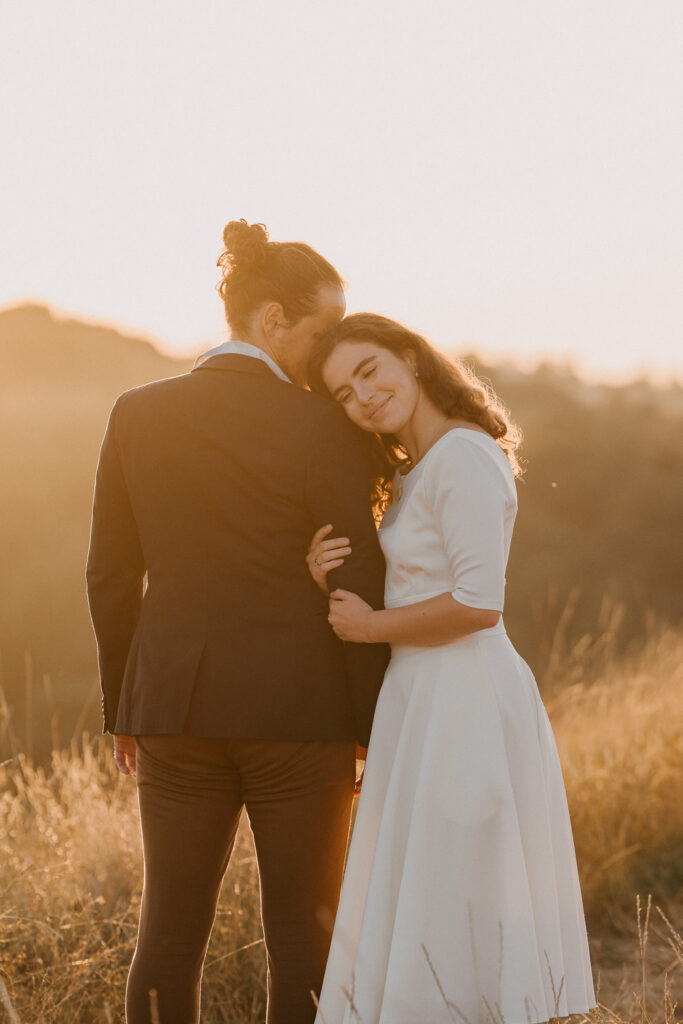 couple photoshoot in sarka, prewedding photoshoot prague, prague photographer