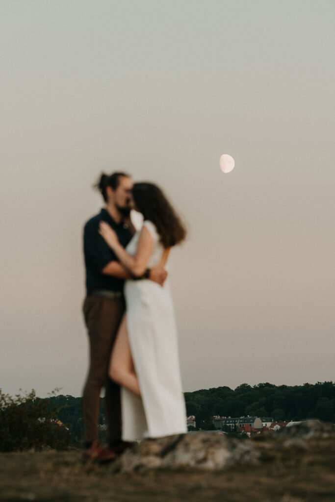 couple photoshoot in sarka, prewedding photoshoot prague, prague photographer