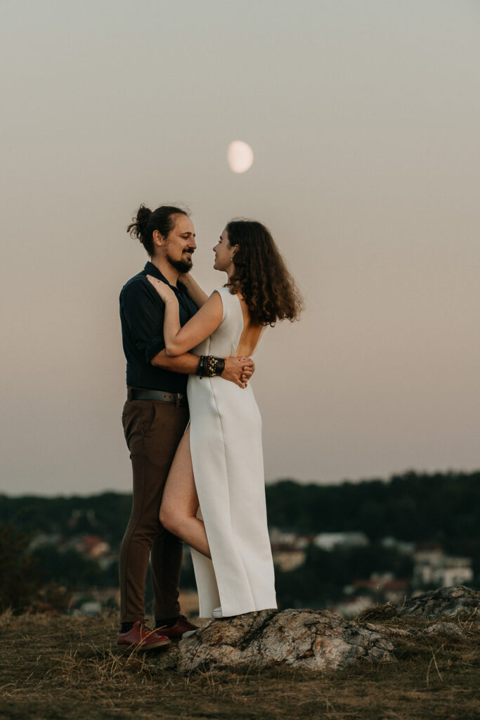 couple photoshoot in sarka, prewedding photoshoot prague, prague photographer