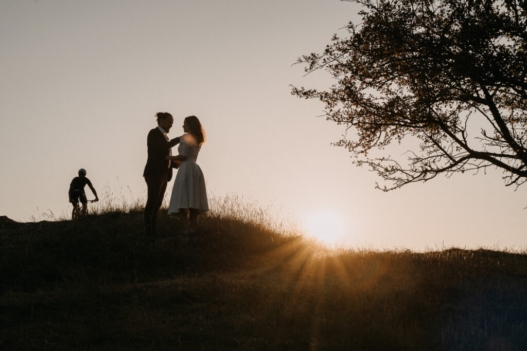 couple photoshoot in sarka, prewedding photoshoot prague, prague photographer