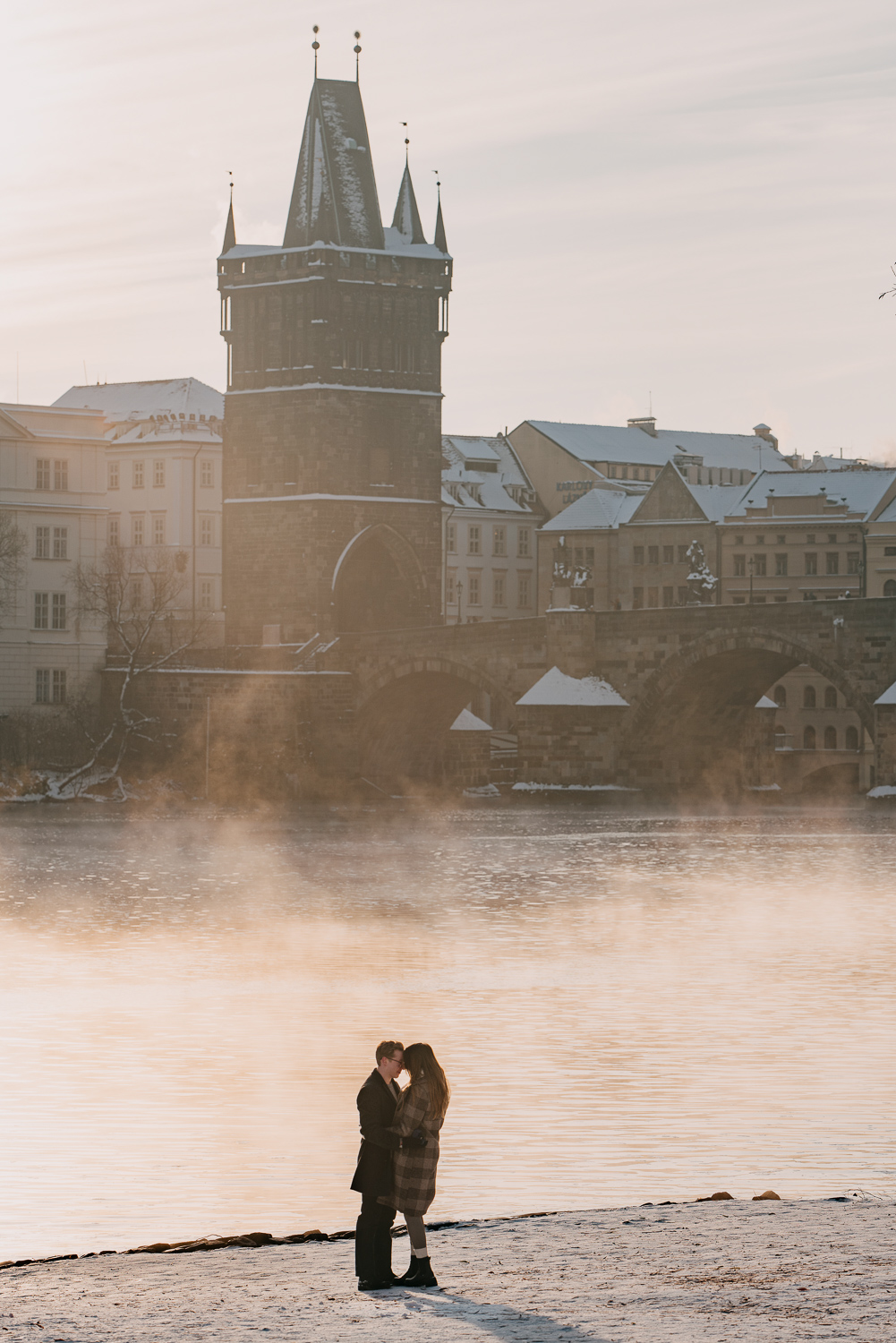 surprise proposal in Prague, prague photoshoot, engagement photoshoot prague, engagement photographer prague