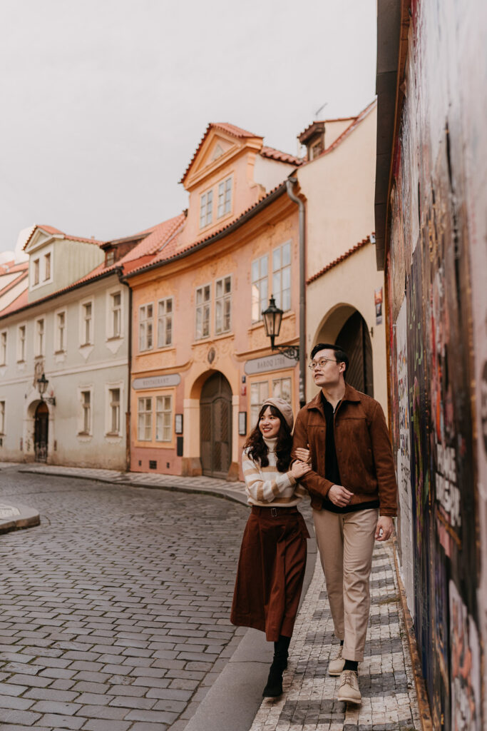 Couple photoshoot in Prague, vacation photoshoot, couple posing ideas, prague photographer, engagement photoshoot prague, avvagraphy