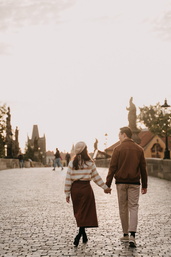 Couple photoshoot in Prague, vacation photoshoot, couple posing ideas, prague photographer, engagement photoshoot prague, avvagraphy