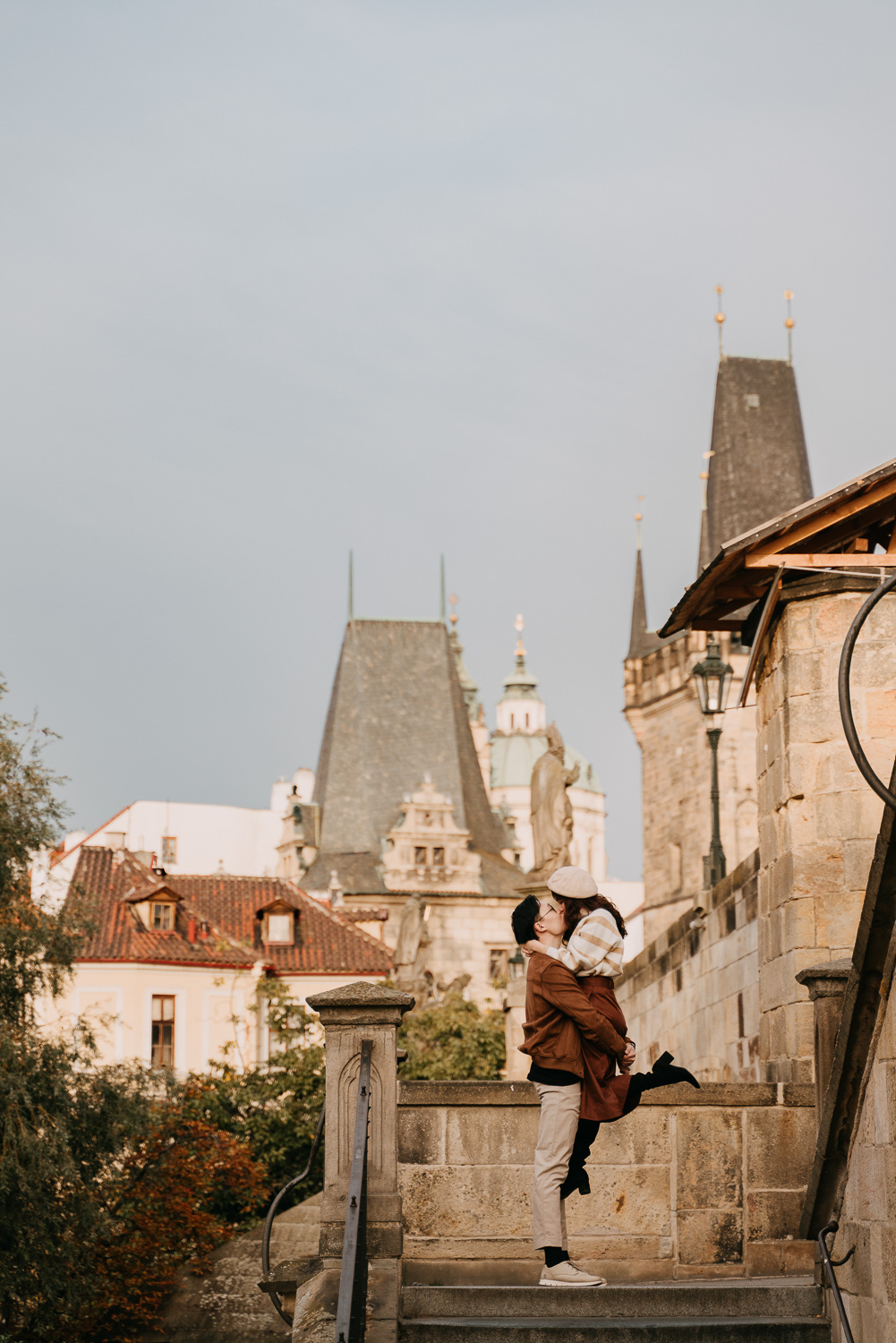 Couple photoshoot in Prague, vacation photoshoot, couple posing ideas, prague photographer, engagement photoshoot prague, avvagraphy