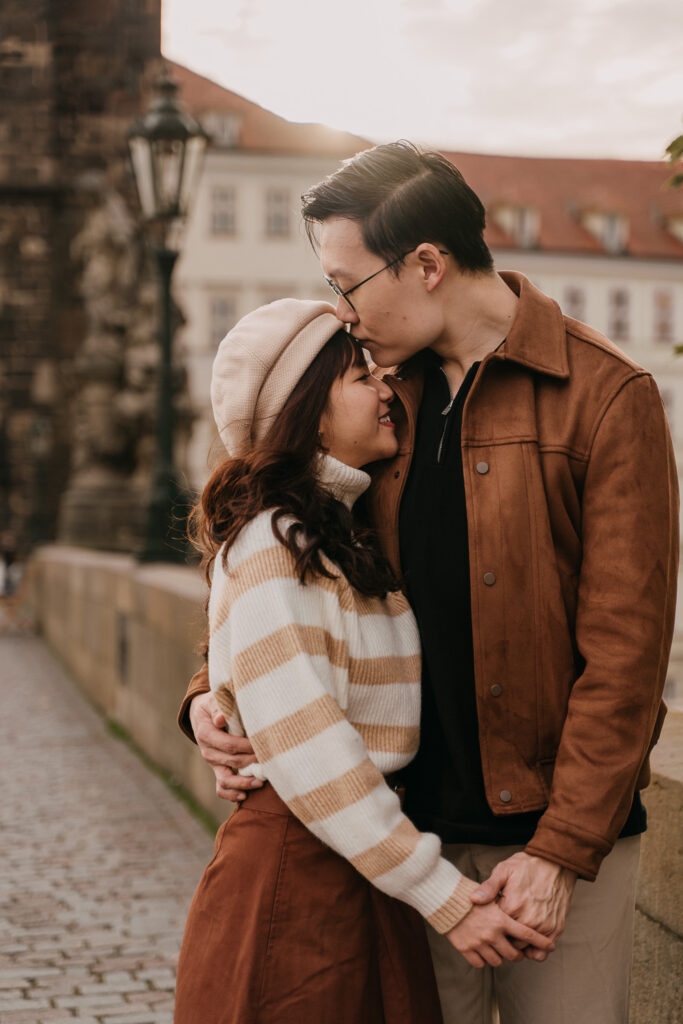 Couple photoshoot in Prague, vacation photoshoot, couple posing ideas, prague photographer, engagement photoshoot prague, avvagraphy