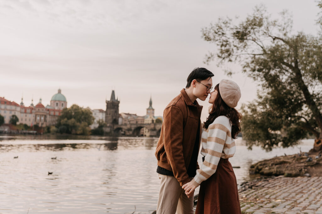 Couple photoshoot in Prague, vacation photoshoot, couple posing ideas, prague photographer, engagement photoshoot prague, avvagraphy