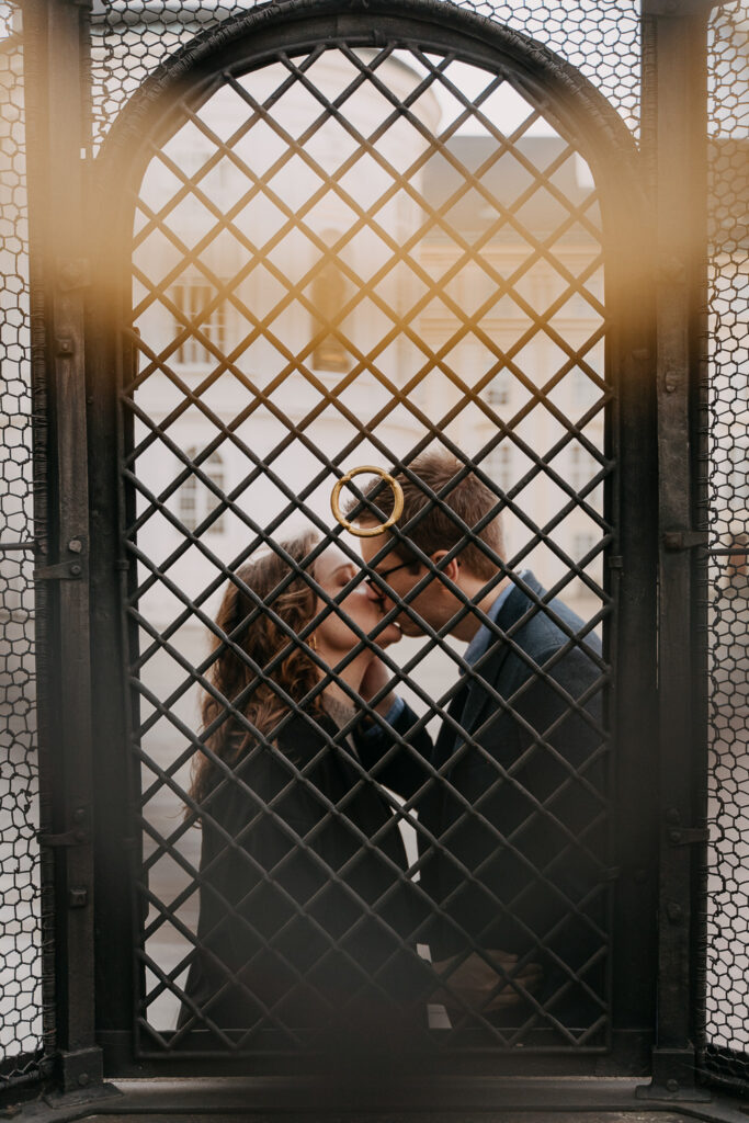 Couple photoshoot at prague castle, photoshoot in prague, prague photographer, avvagraphy