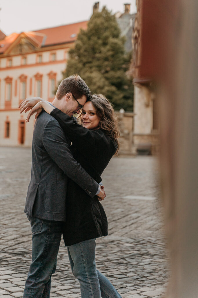 Couple photoshoot at prague castle, photoshoot in prague, prague photographer, avvagraphy