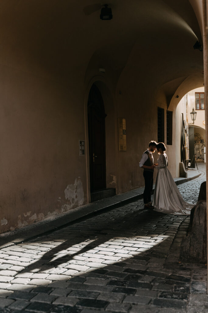 pre wedding photosession in Prague, Prague wedding photographer, elopement czechia, svatebni fotograf praha