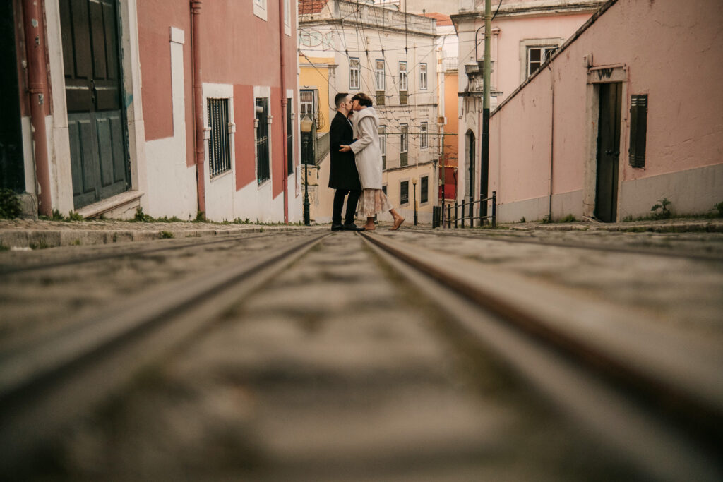 Couple photoshoot in Lisbon, Lisbon photographer, portugal photographer, elopement portugal, engagement lisbon
