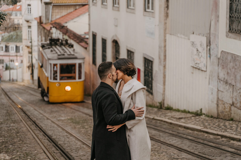 Couple photoshoot in Lisbon, Lisbon photographer, portugal photographer, elopement portugal, engagement lisbon