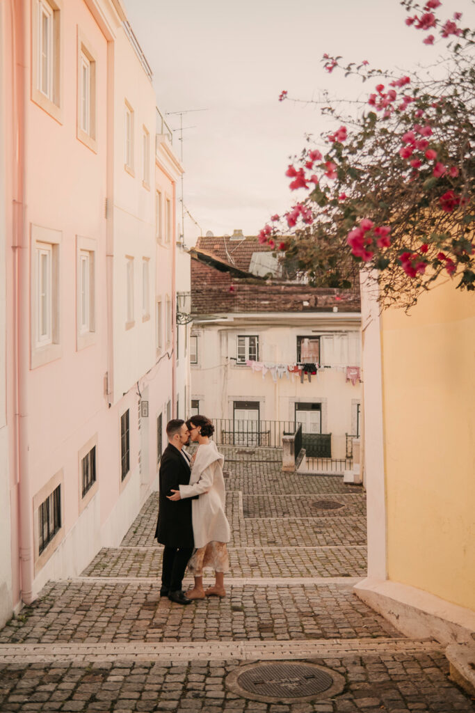 Couple photoshoot in Lisbon, Lisbon photographer, portugal photographer, elopement portugal, engagement lisbon