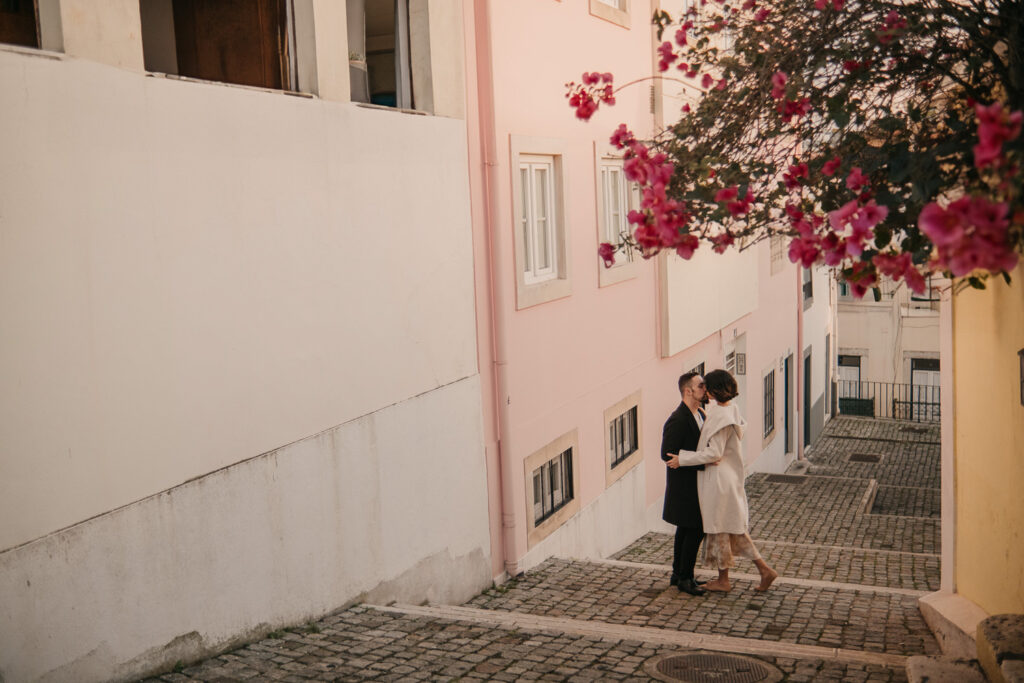 Couple photoshoot in Lisbon, Lisbon photographer, portugal photographer, elopement portugal, engagement lisbon