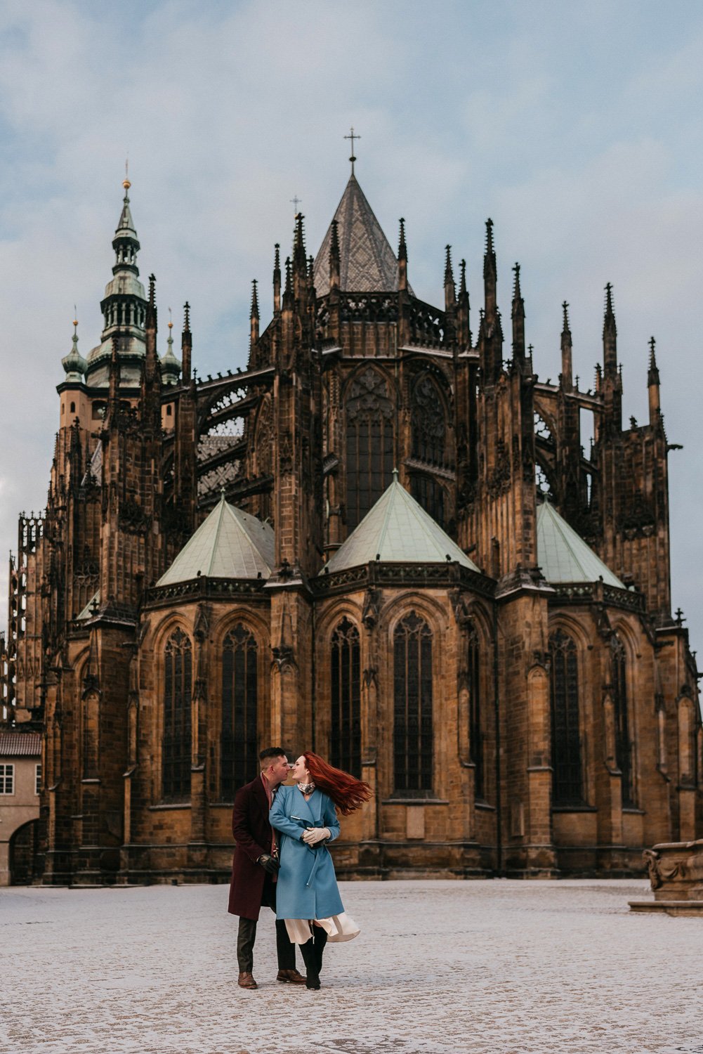 couple photoshoot in prague, winter photoshoot prague, prague photographer, elopement prague