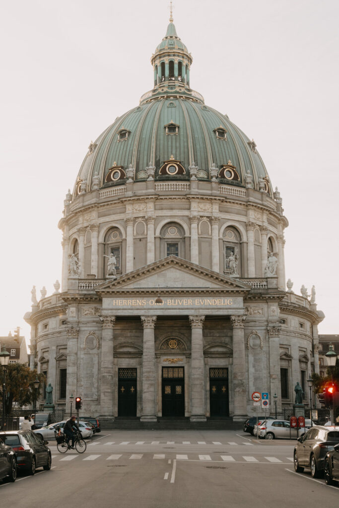 Couple photoshoot in Copenhagen, Copenhagen photoshoot, Copenhagen Photographer, Denmark wedding photographer, Denmark elopement photographer
