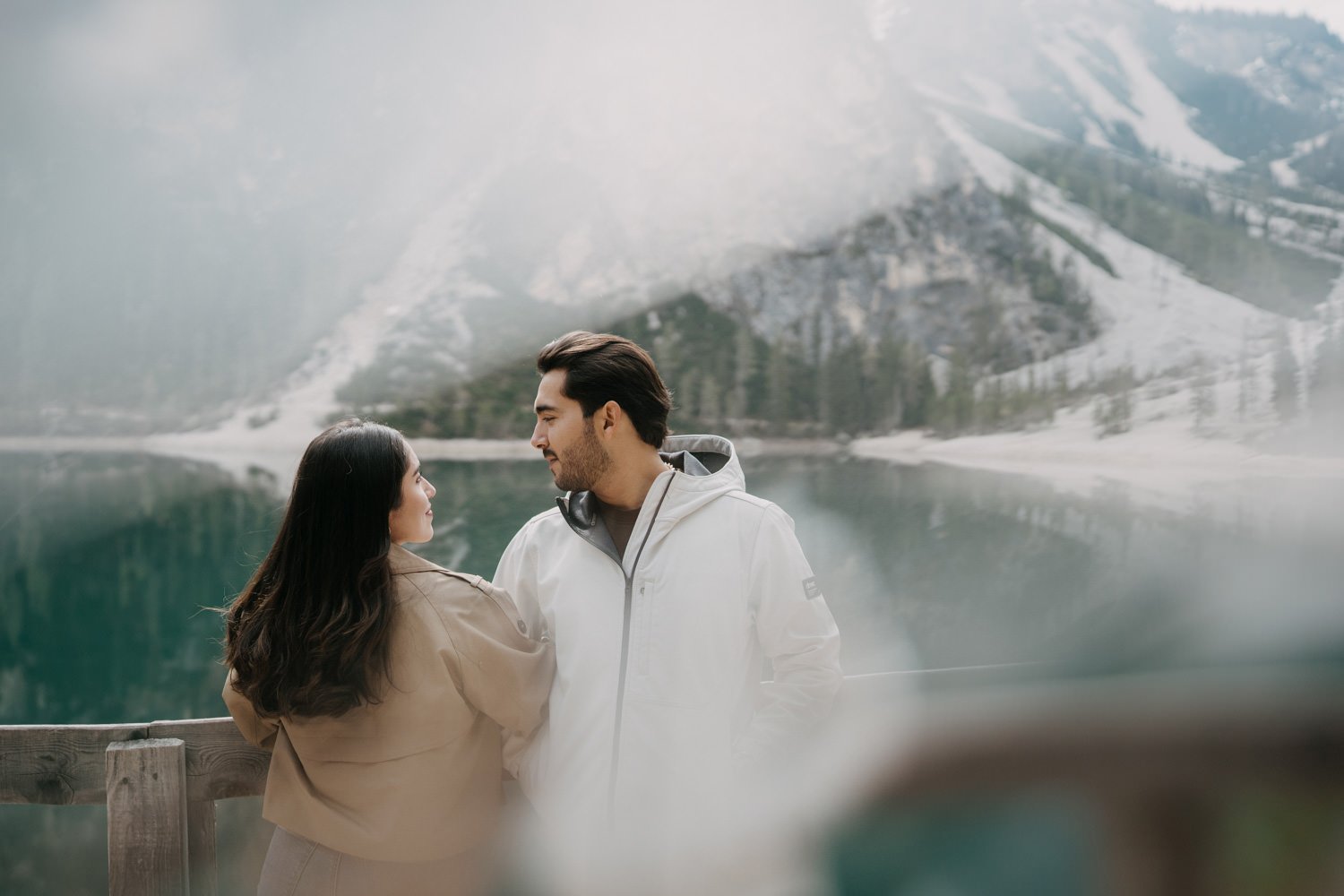 Surprise proposal in dolomites, engagement photoshoot in dolomites, photographer dolomites, elopement in dolomites, lago di braies