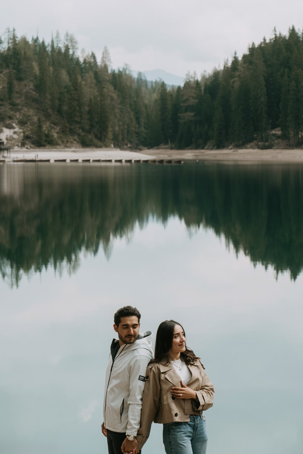 Surprise proposal in dolomites, engagement photoshoot in dolomites, photographer dolomites, elopement in dolomites, lago di braies