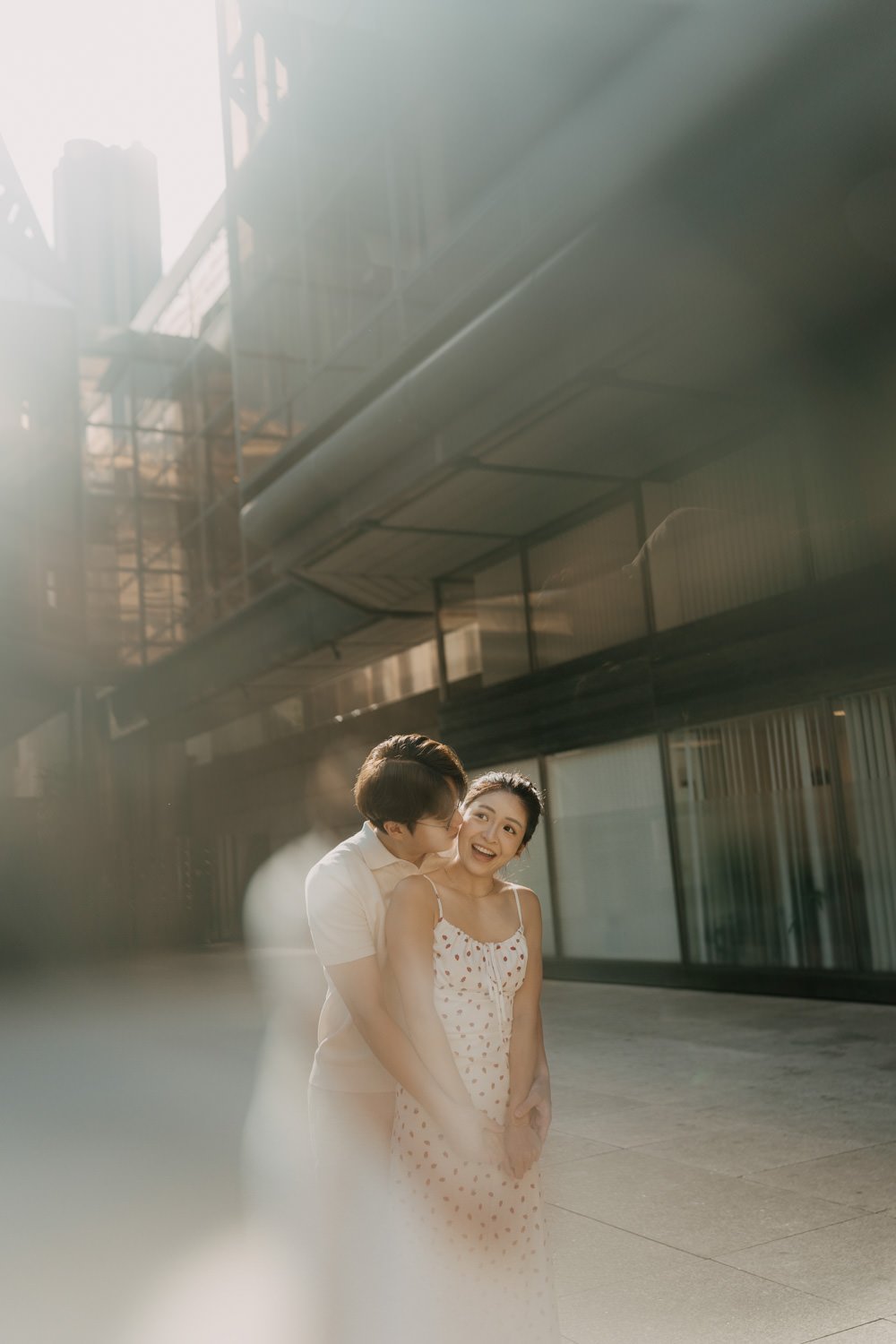 prague photographer, couple photosession at national theatre, best photographer in Prague, photoshoot at naplavka
