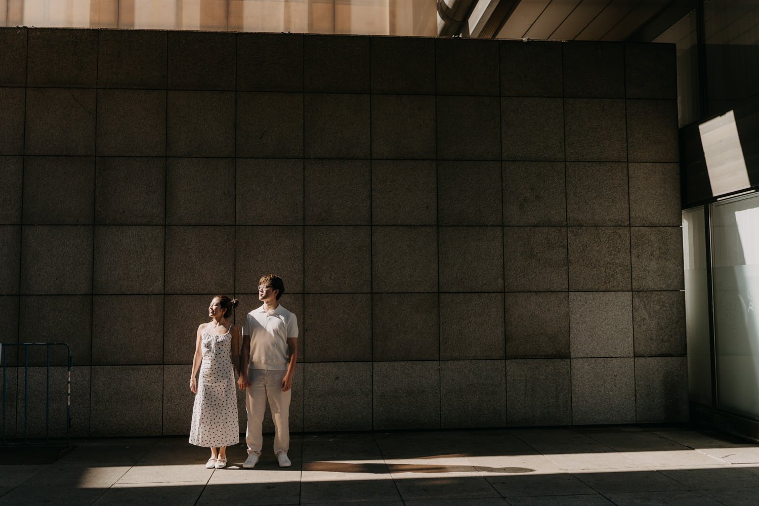 prague photographer, couple photosession at national theatre, best photographer in Prague, photoshoot at naplavka