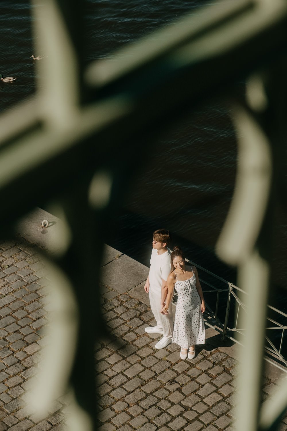 prague photographer, couple photosession at national theatre, best photographer in Prague, photoshoot at naplavka